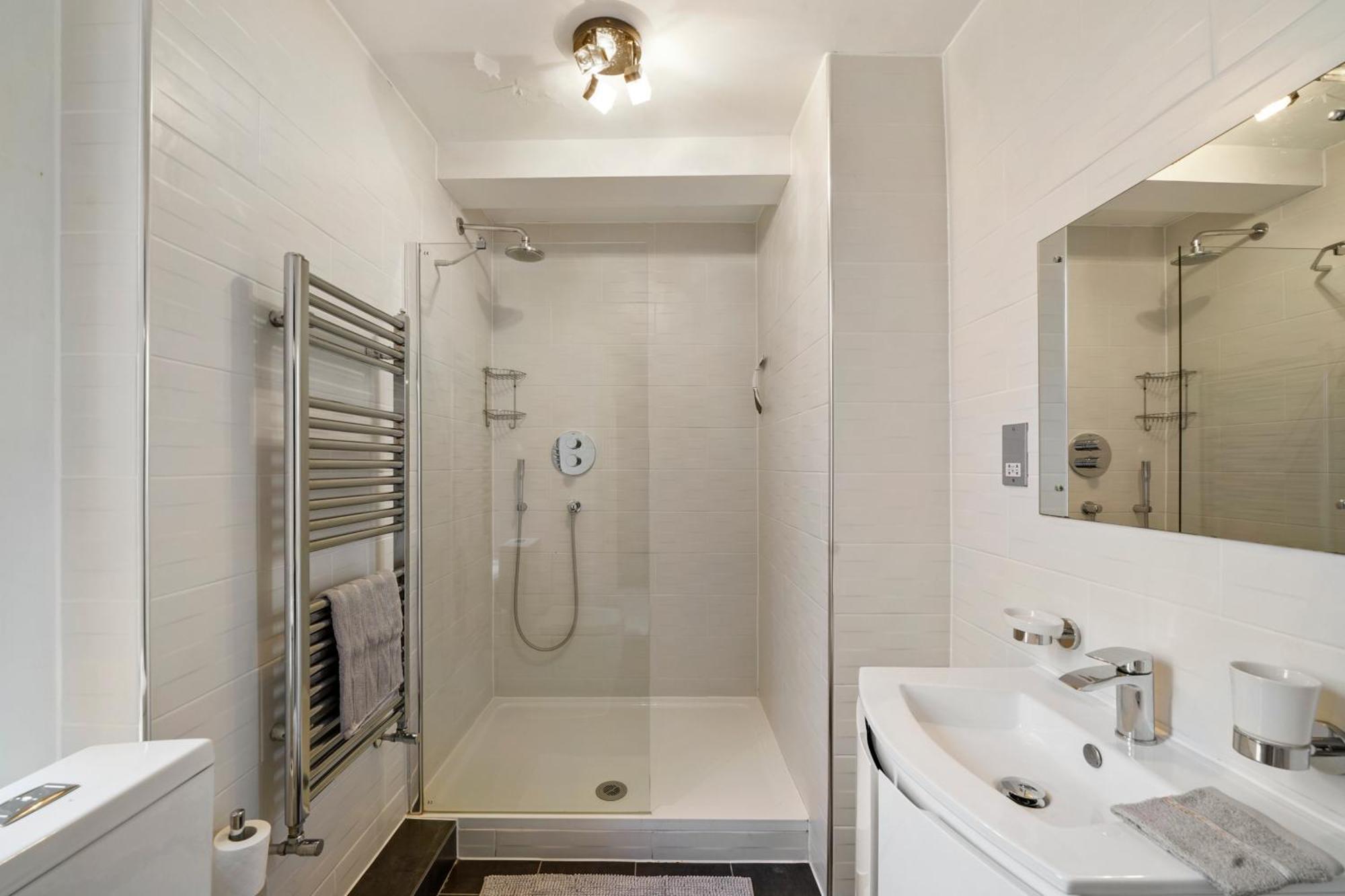 דירות Delightful Flat In London - Sleeps 6 מראה חיצוני תמונה