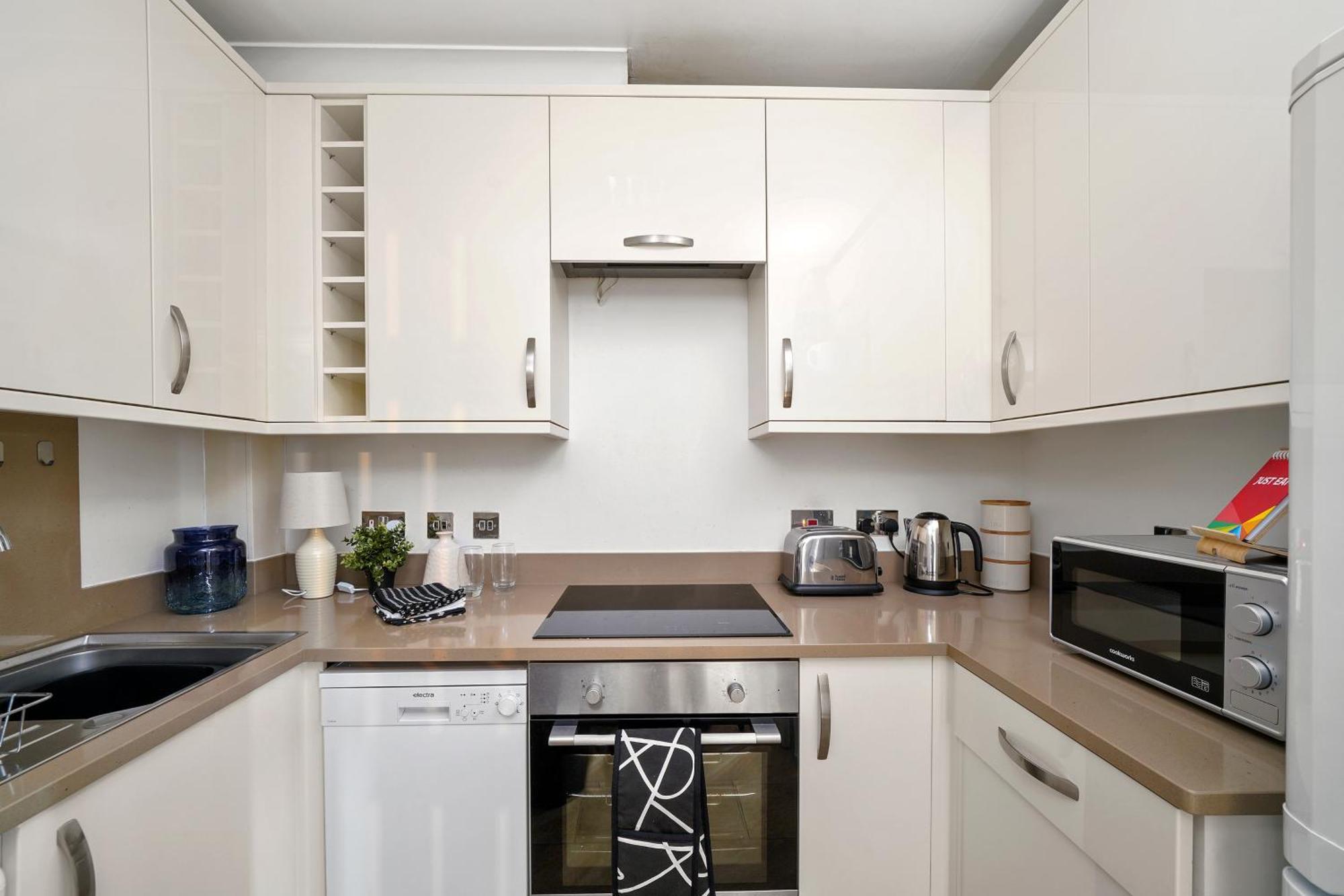 דירות Delightful Flat In London - Sleeps 6 מראה חיצוני תמונה